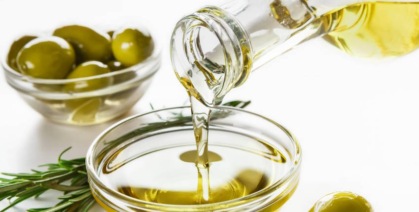 Top 10 Benefits of Olive Oil for Hair and Skin 3 Benefits of Olive Oil for Hair and Skin - Deep moisturization