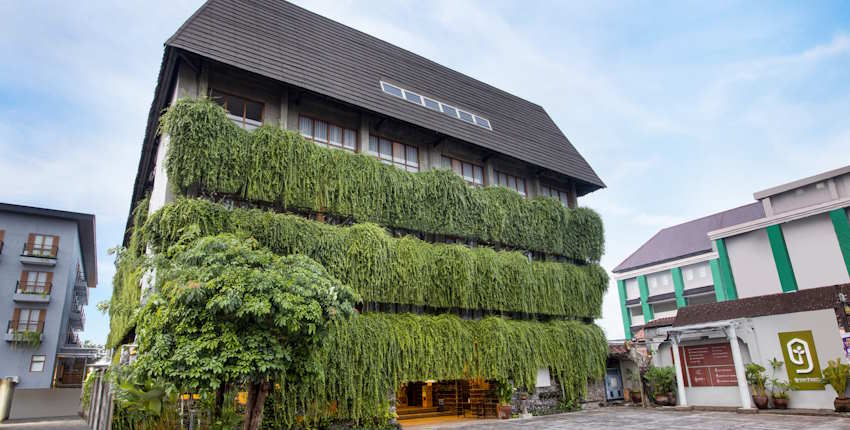 Where to Stay in Yogyakarta? Best Hotel in Yogyakarta 8 Best Hotel in Yogyakarta Near Malioboro - Greenhost Hotel