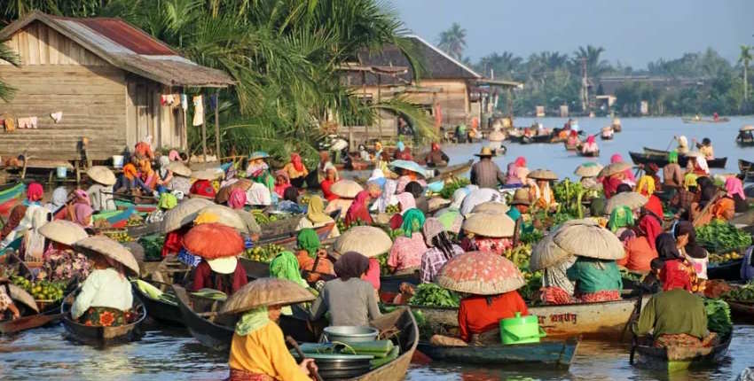 Kalimantan Travel Blog | 7 Days Kalimantan Itinerary Guide & Tips 8 Kalimantan travel blog 7-day Kalimantan travel itinerary floating market