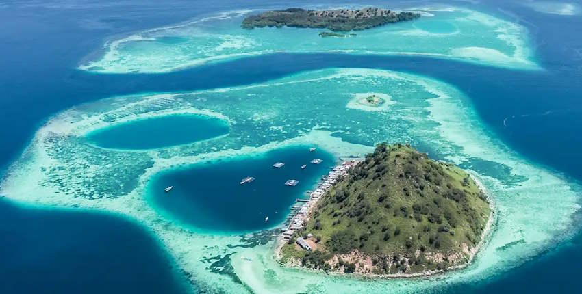 Komodo Island Travel Tips and 7 Must-See Tourist Attractions 7 Vacation spots near Komodo island - Kelor Island travel guide