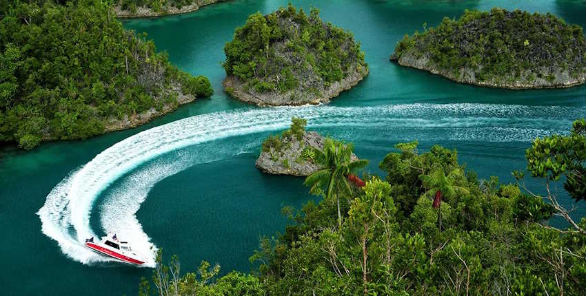 Raja Ampat Travel Guide | Best Diving Snorkeling Underwater 6 Is Raja Ampat good for honeymoon?