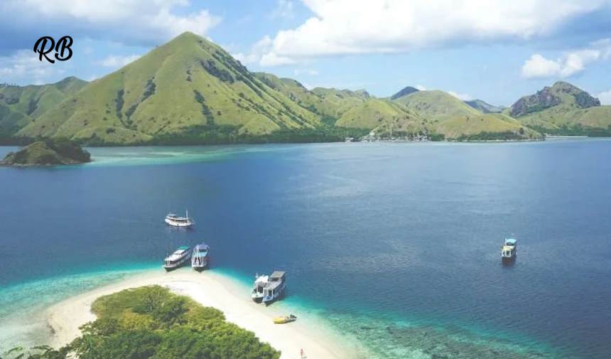 10 Unforgettable Summer Travel Destinations in the World That Will Take Your Breath Away 12 10 Unforgettable Summer Travel Destinations in the World