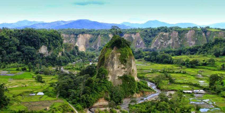 Sumatra travel guide Ngarai Sianok Canyon