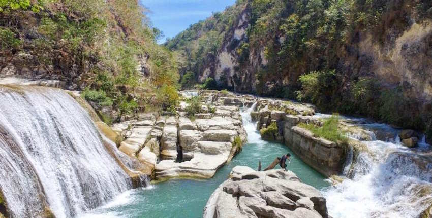 Sumba travel guide - Tanggedu Waterfall
