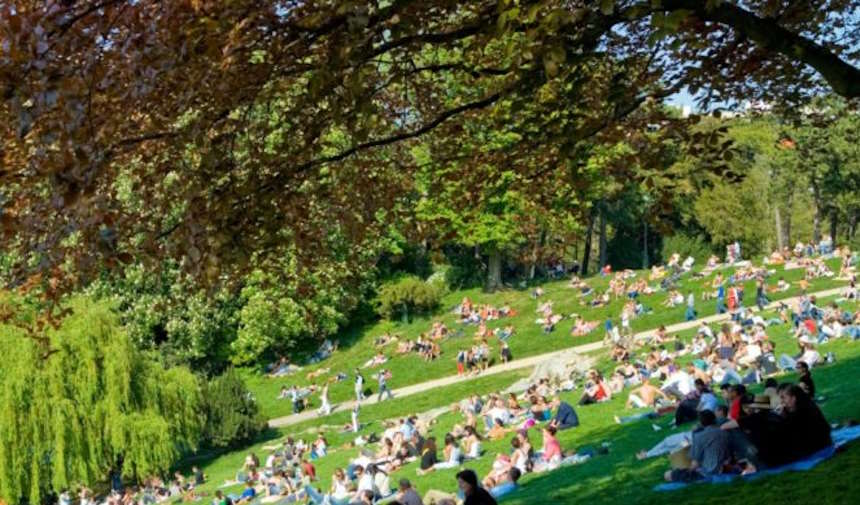 Unique Things To Do in Paris For Couples (Underrated Ideas) 3 Unique Things To Do in Paris For Couples Picnic at the Parc des Buttes-Chaumont