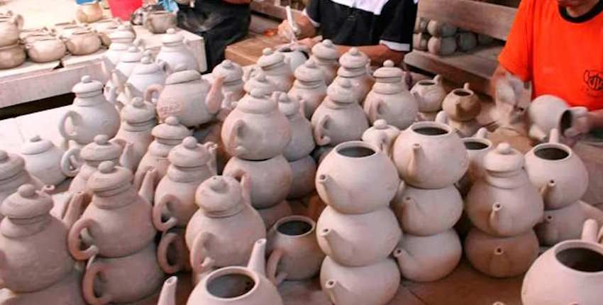 What To Buy From Yogyakarta: Best Souvenir Shopping Guide 7 What To Buy From Yogyakarta? Handcrafted pottery and ceramics