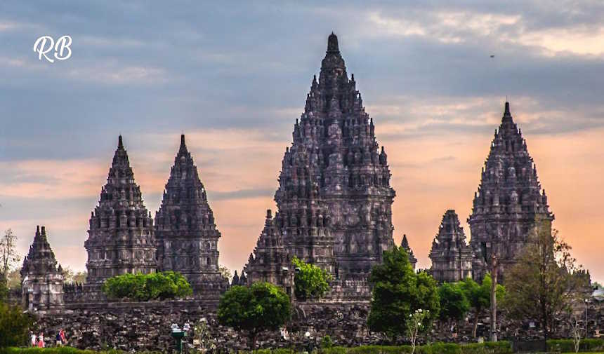 Where to go in Jogja at night? What to do in Yogyakarta at night?